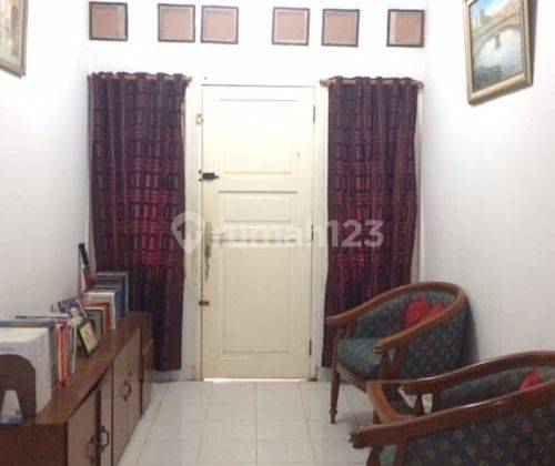 ruang tamu dijual rumah di tatya asri,