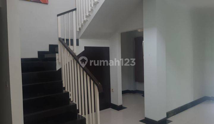 Dikontrakkan Rumah 2 Lantai Siap Huni di Blok R2 10 Bcc 2