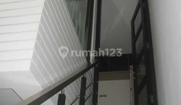 Dijual Rumah Rapi Siap Huni SHM di Raffles Hills Cibubur 2
