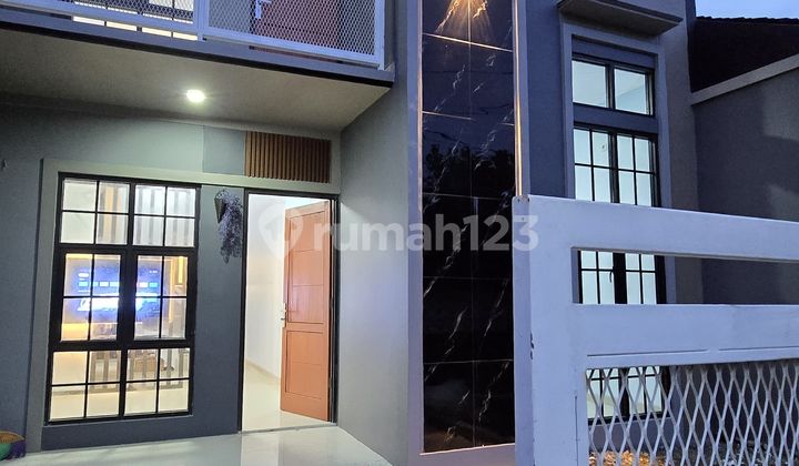 Rumah Mezanin  Balkon  Full Renovasi SHM di Citra City
