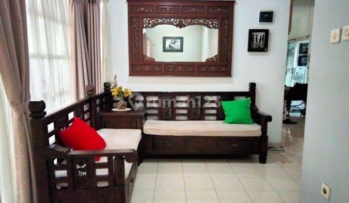 Dijual Rumah 3 Lantai Rapi Cantik di Jl Boulevard Cluster Ultima  2