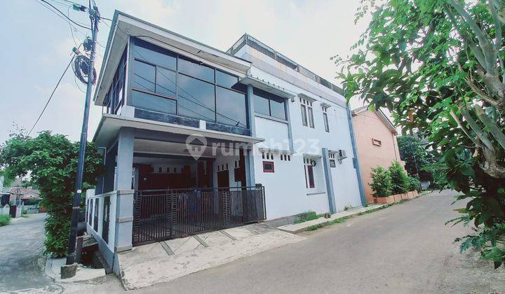 tampak depan dijual rumah 5 kt di