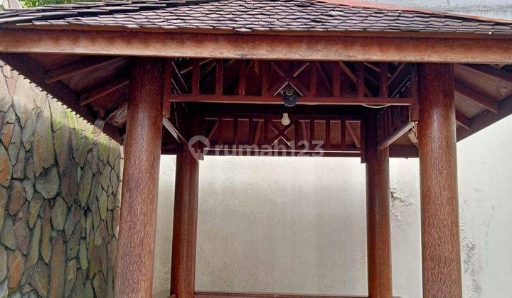 Dikontrakkan Rumah 2 Lantai Rapi Siap Huni  2