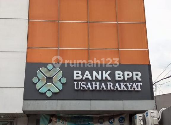 For Sale 3-Story Shop House Ready to Occupy on Teuku Umar Main Road, Bekasi 2