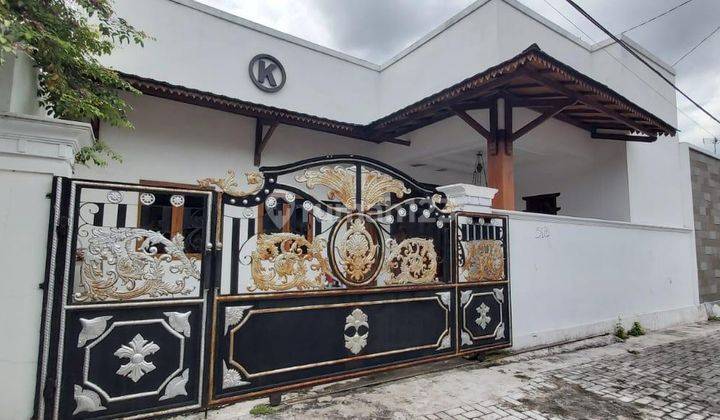 Dijual Rumah Rapi SHM di Manahan Surakarta 1