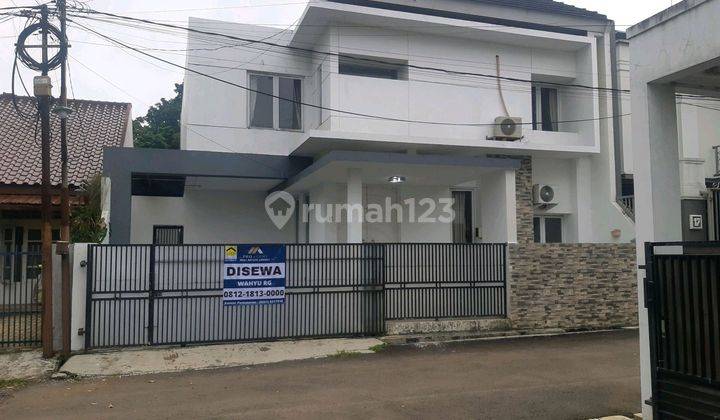 Dikontrakkan Rumah 2 Lantai Rapi Siap Huni  1