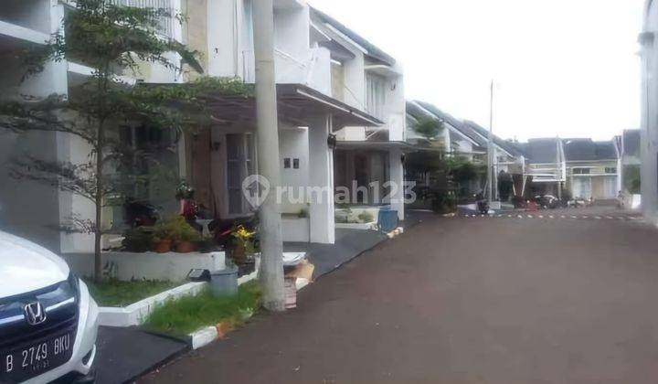 tampak depan dijual rumah di tria adara