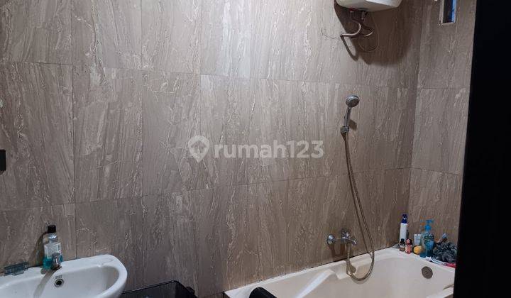 kamar mandi dijual rumah shm siap huni