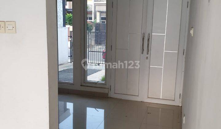 foto lainnya dijual rumah 2 lantai di