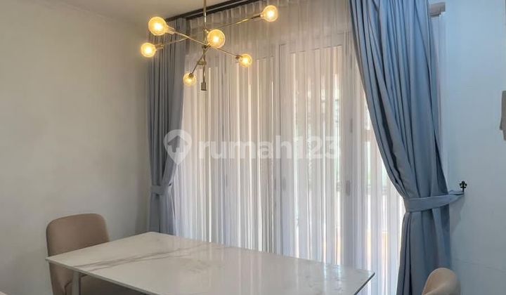 Rumah Mewah 2 LT Siap Huni