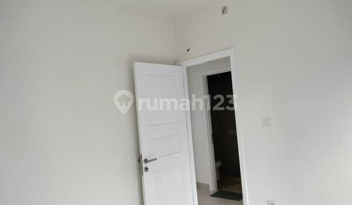 2-Story House with Canopy 2-Story House with Canopy