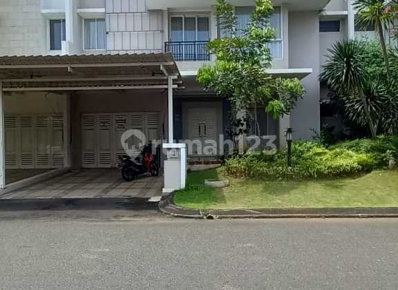 Rumah Besar & mewah 2 lantai Rumah Besar & mewah 2 lantai