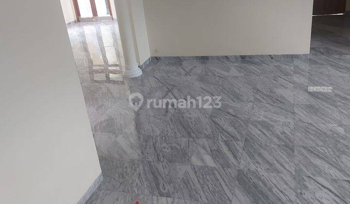 Rumah besar 2 lantai 6