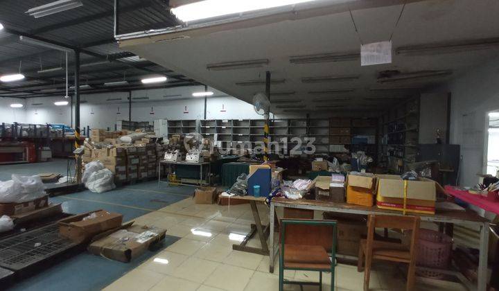 Pabrik Garment berikut mess 8