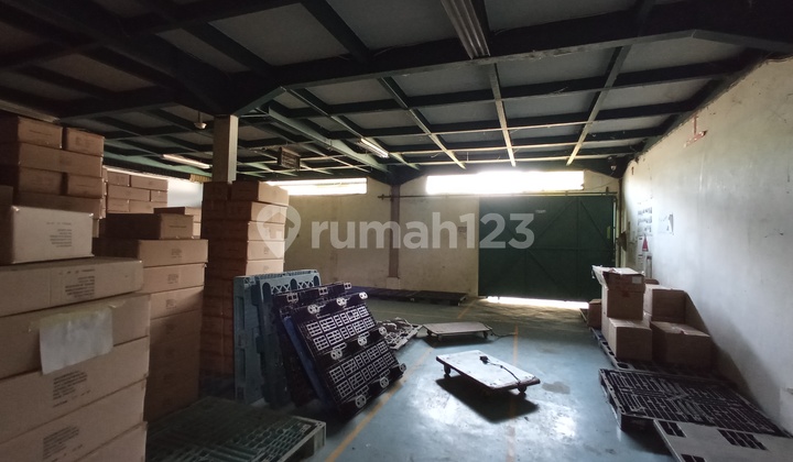 Pabrik Garment berikut mess 16