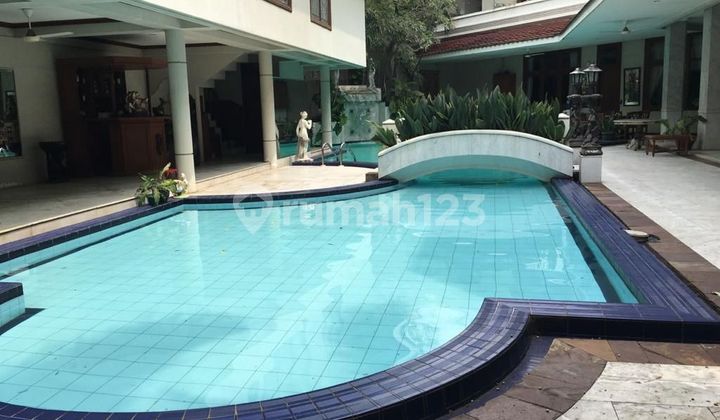 Rumah Mewah di Tampak Siring Kelapa Gading Rumah Mewah di Tampak Siring Kelapa Gading