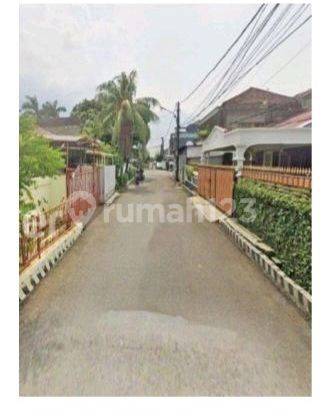 Rumah Di Pinggir Jalan 2