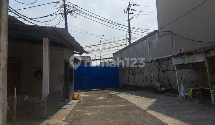 Ex Garment Factory by the Side of Rays Road Ex Garment Factory by the Side of Rays Road