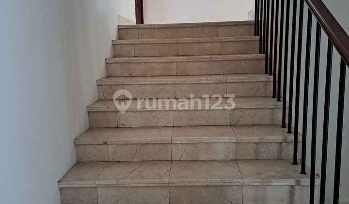 Rumah Besar Siap Huni