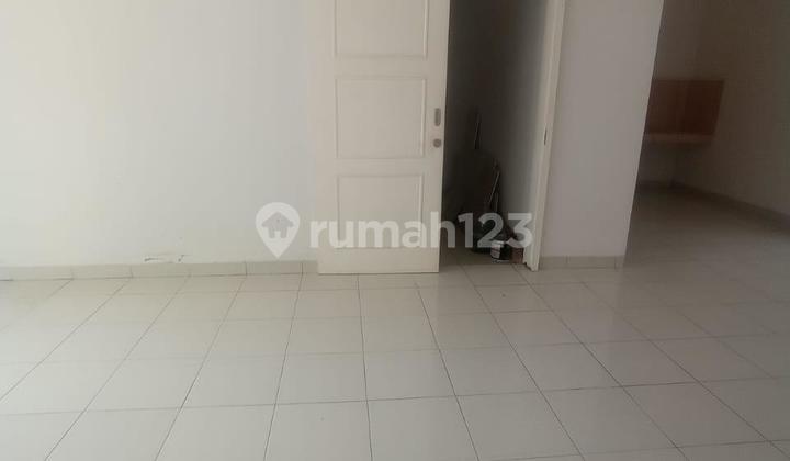 Rumah 2 Lantai Strstegis Harga Murah  2