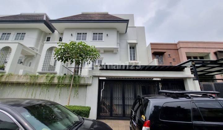 Disewakan Rumah di Jl. Pinang Merah, Pondok Indah 2 Lantai ada Private Pool 1