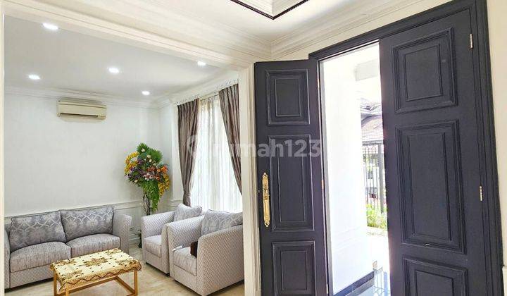 Disewakan Rumah Cantik Sudah Furnish Dan Ada Pool, Siap Huni Di Pondok Indah 2