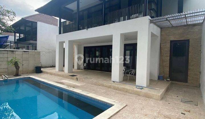 RUMAH ISEN ADA PRIVATE POOL VILLA SURABAYA BARAT 2