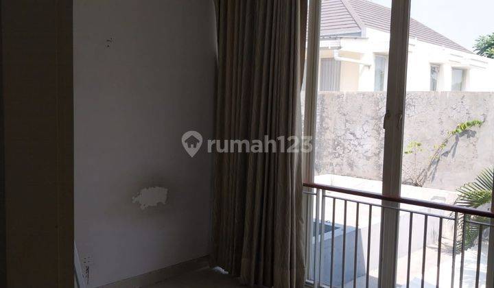 Disewakan Rumah Minimalis Pakuwon Indah Semi Furnished 2