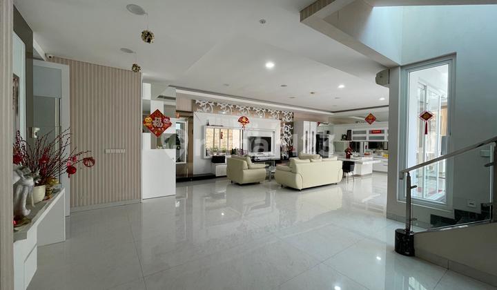 For Rent Luxurious Fully Furnished House Pakuwon City