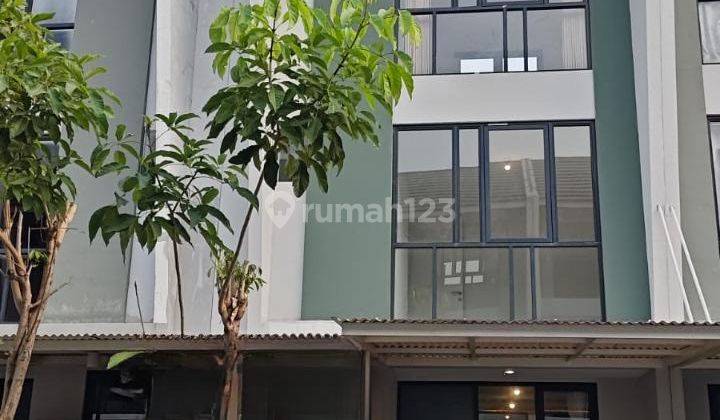 Dijual Rumah Baru Minimalis Royal Residence 3 Lantai Termurah 1