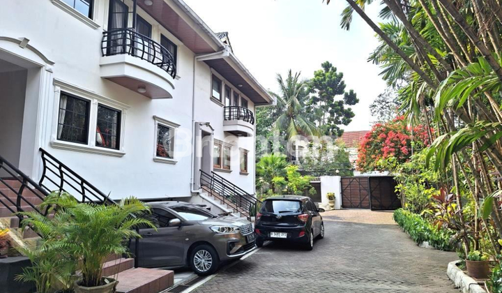 Rumah Cantik Terawat Dalam Cluster Kemang Utara Jakarta Selatan