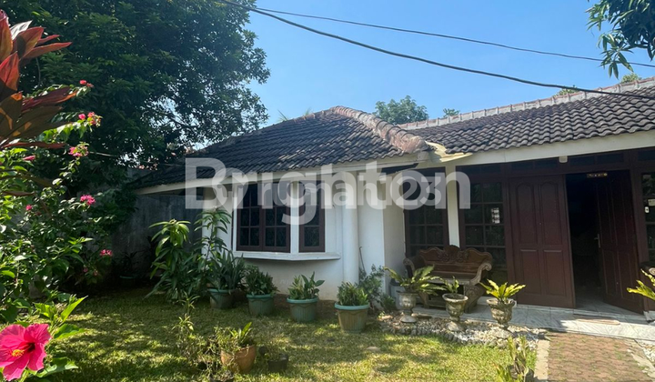 Rumah Hitung Tanah Lingkungan Asri Nyaman Dekat MRT Fatmawati Jakarta Selatan