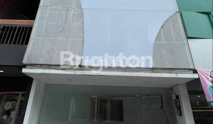 STRATEGIC SHOPHOUSE READY TO OCCUPY BUSY AREA KEMANG SOUTH JAKARTA