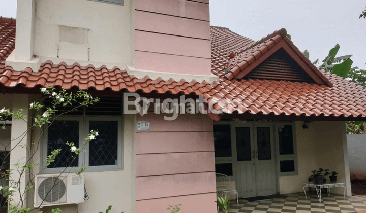 RUMAH BERGAYA VINTAGE ASRI HALAMAN LUAS DALAM KOMPLEK KAVLING DEPLU BINTARO TANGERANG SELATAN 1