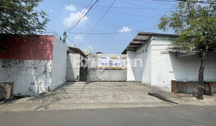 GUDANG STRATEGIS SIAP HUNI KAPASITAS BESAR LOKASI DEKAT SENAYAN SIMPRUG JAKARTA SELATAN