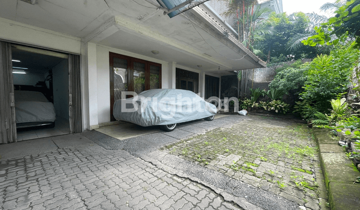 RUMAH FURNISHED KAWASAN ELITE SIMPRUG GOLF SENAYAN JAKARTA SELATAN