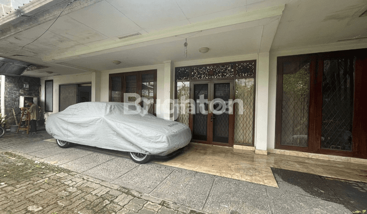 RUMAH FURNISHED KAWASAN ELITE SIMPRUG GOLF SENAYAN JAKARTA SELATAN 2