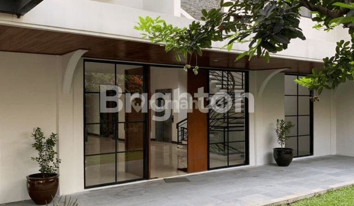 RUMAH STRATEGIS DESIGN TROPIS SELANGKAH MENUJU GANDARIA CITY MALL DAN BLOK M JAKARTA SELATAN 2