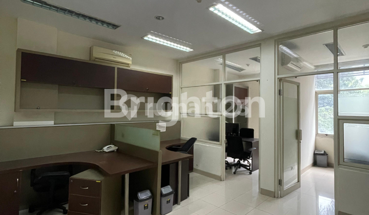 SHOPHOUSE FACING MAIN ROAD STRATEGIC LOCATION PERMATA SENAYAN SOUTH JAKARTA 2