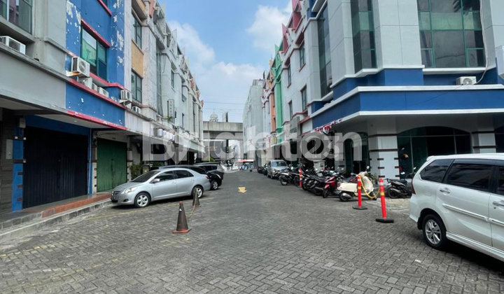 Ruko Gandeng 3 Strategis Ex Karaoke Keluarga Komplek Pertokoan Itc Fatmawati Jakarta Selatan Ruko Gandeng 3 Strategis Ex Karaoke Keluarga Komplek Pertokoan Itc Fatmawati Jakarta Selatan