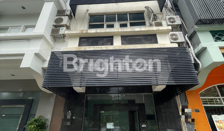 RUKO HADAP DEPAN JALAN STRATEGIS PERMATA SENAYAN JAKARTA SELATAN