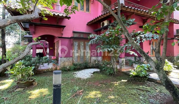 Rumah Hook Design Classic Komplek Elite Pesona Khayangan Dekat Gerbang Toll Margonda Depok