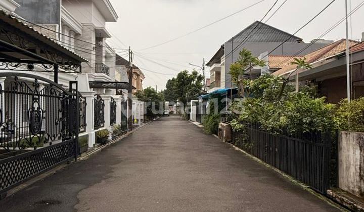 Rumah Hitung Tanah Hook Cocok untuk Usaha atau Kantor Strategis Haji Nawi Raya Jakarta Selatan 2