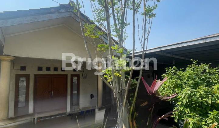 Rumah Hitung Tanah Strategis Depan Jalan Raya Lebak Bulus Jakarta Selatan