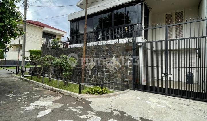 VINTAGE HOUSE ON A CORNER LOT, CLOSE TO KRUKUT CINERE DEPOK TOLL GATE ACCESS
