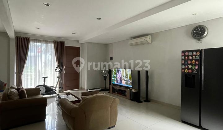 Rumah Modern 3 Lantai Strategis Dekat Pintu Toll Andara Jakarta Selatan 2