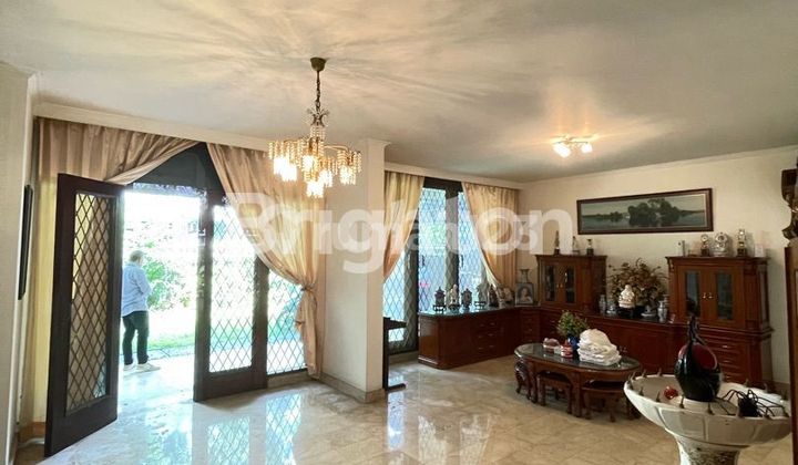 FURNISHED HOUSE IN THE ELITE SIMPRUG GOLF AREA SENAYAN SOUTH JAKARTA