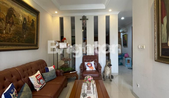 HOOK HOUSE ALREADY RENOVATED NEAR TOLL IN MEGA CINERE COMPOUND. 2