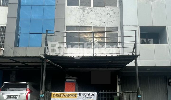 STRATEGIC SHOPHOUSE READY TO OCCUPY DENSE POPULATION NEAR PONDOK INDAH CIPUTAT RAYA SOUTH JAKARTA STRATEGIC SHOPHOUSE READY TO OCCUPY DENSE POPULATION NEAR PONDOK INDAH CIPUTAT RAYA SOUTH JAKARTA