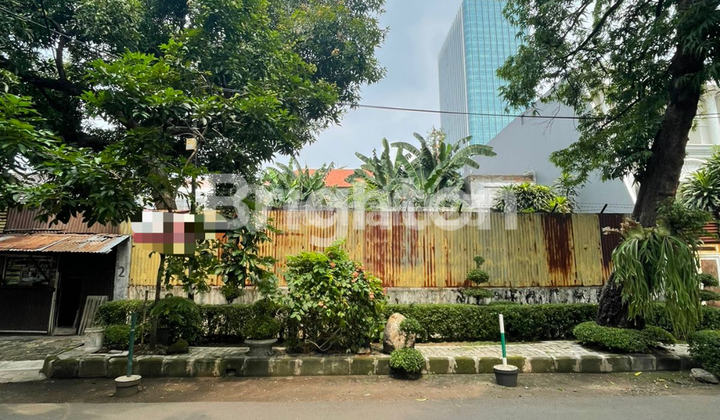 RARE STRATEGIC LAND PLOT IN THE PRESTIGIOUS WIJAYA AREA, KEBAYORAN BARU, SOUTH JAKARTA RARE STRATEGIC LAND PLOT IN THE PRESTIGIOUS WIJAYA AREA, KEBAYORAN BARU, SOUTH JAKARTA